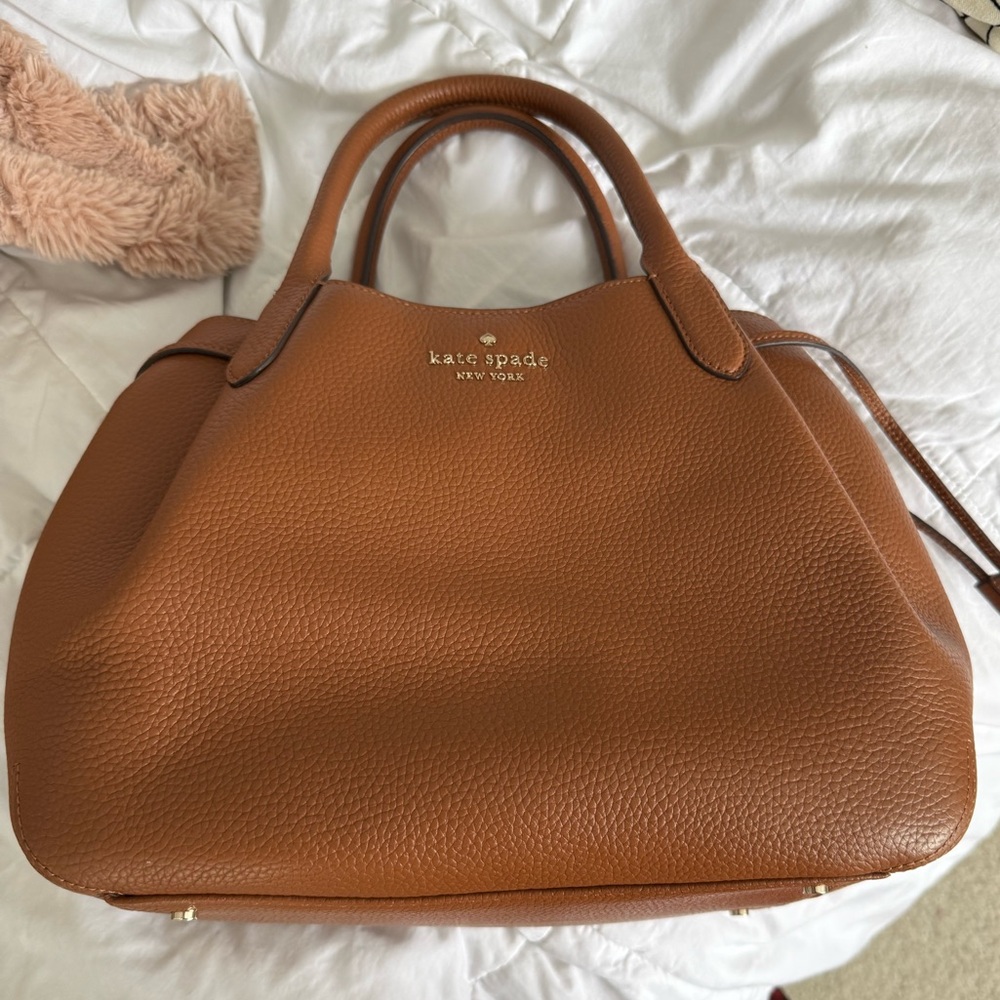 Kate Spade Dumpling Bag
Used once, perfect condition!